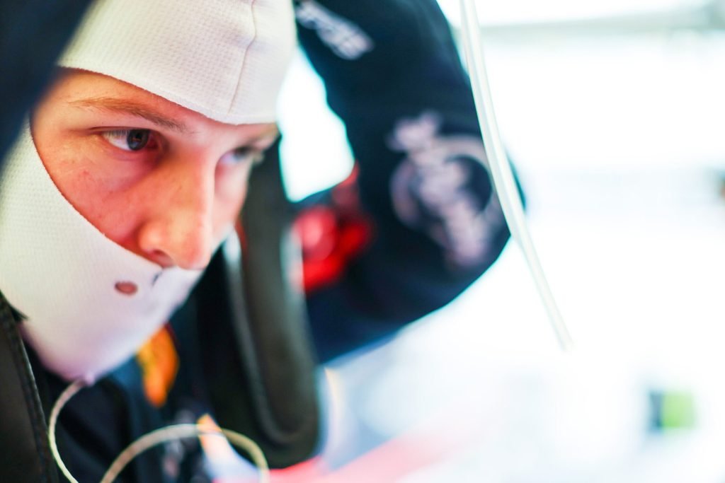 BAHRAIN, BAHRAIN - FEBRUARY 27: Liam Lawson of New Zealand and Oracle Red Bull Racing prepares to drive in the garage during day two of F1 Testing at Bahrain International Circuit on February 27, 2025 in Bahrain, Bahrain. (Photo by Mark Thompson/Getty Images) // Getty Images / Red Bull Content Pool // SI202502270172 // Usage for editorial use only //