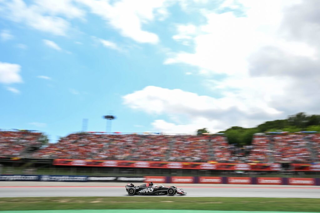 CIRCUIT DE BARCELONA-CATALUNYA, SPAIN - JUNE 23: Kevin Magnussen, Haas VF-24 during the Spanish GP at Circuit de Barcelona-Catalunya on Sunday June 23, 2024 in Barcelona, Spain. (Photo by Simon Galloway / LAT Images)