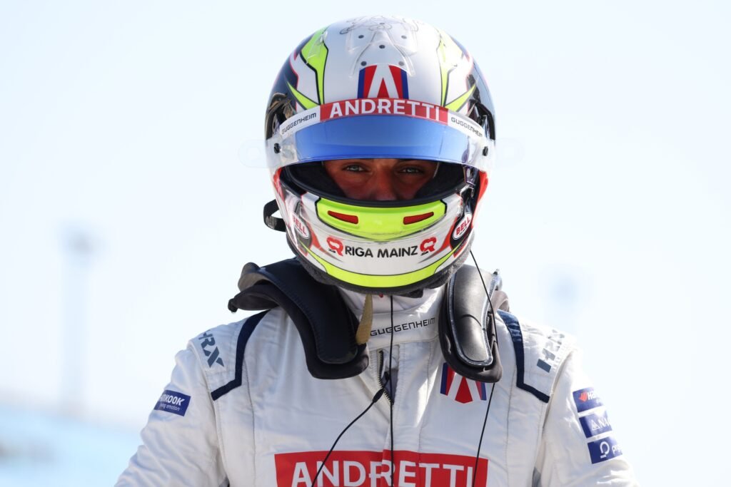 HOMESTEAD, FLORIDA - APRIL 12: Nico Muller of Switzerland and Andretti Formula E in the Pitlane during qualifying ahead of the Miami E-Prix, Round 5 of the 2025 FIA Formula E World Championship at Homestead-Miami Speedway on April 12, 2025 in Homestead, Florida. (Photo by Andrew Ferraro/LAT Images)