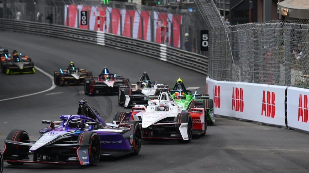 Pascal Wehrlein of Germany driving the (1) TAG Heuer Porsche Formula E Team Porsche 99X Electric Gen3 leads Jake Dennis of Great Britain driving the (27) Andretti Formula E Porsche 99X Electric Gen3 during the Monaco E-Prix, Round 6 of the 2025 FIA Formula E World Championship at Circuit de Monaco on May 03, 2025 in Monte-Carlo, Monaco. (Photo by Simon Galloway/LAT Images for Formula E)