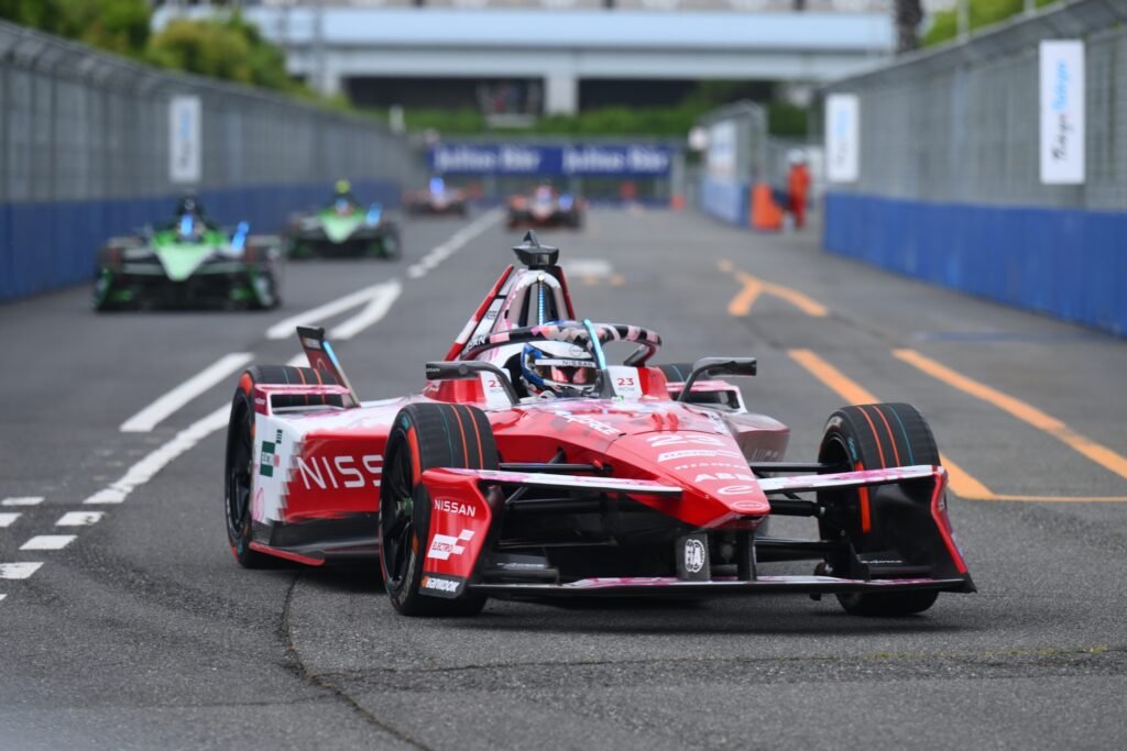 Race | FE | Round 9 | Tokyo E-Prix | Rowland wins in Japan [Photo Credit: Simon Galloway/LAT Images for Formula ]