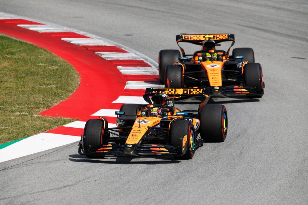 BARCELONA, SPAIN - JUNE 01: Oscar Piastri of Australia driving the (81) McLaren MCL39 Mercedes leads Lando Norris of Great Britain driving the (4) McLaren MCL39 Mercedes on track during the F1 Grand Prix of Spain at Circuit de Barcelona-Catalunya on June 01, 2025 in Barcelona, Spain. Andrea Stella analysed McLaren’s bold strategy, Piastri’s growth, and Norris’ role in a tense but rewarding 2025 Spanish GP.
