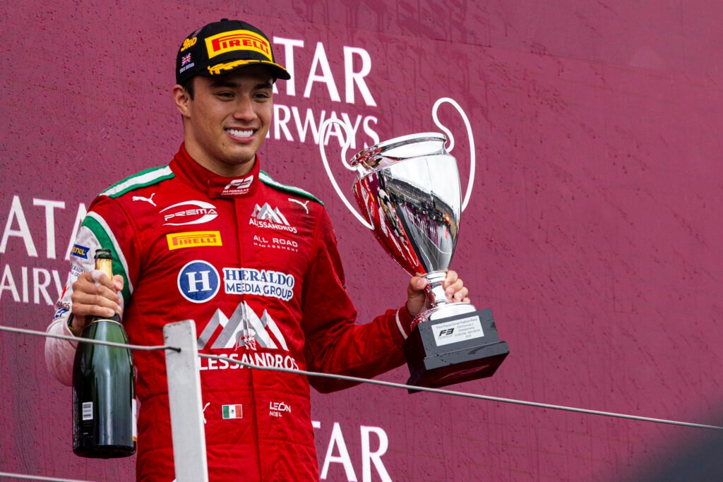 Noel León secures first podium finish of the season at F3 British GP